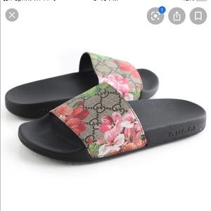 Gucci bloom slides